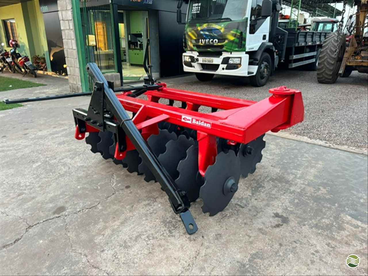 IMPLEMENTOS AGRICOLAS GRADE ARADORA ARADORA 16 DISCOS Cotramaq Tratores GOIOERE PARANÁ PR